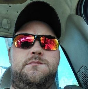 Meet your Posher, Hollis